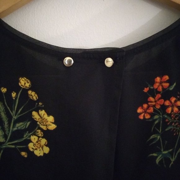 H&M Top - Picture 7 of 8